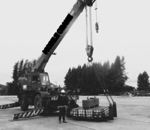 บริการตรวจสอบ ตรวจเครน ตรวจปั้นจั่น ตรวจLPG Forklift ตรวจหม้อไอน้ำ ตรวจBoiler ตรวจ Hot Oil อบรม ออกแบบ คำนวณ ออกเอกสารรับรองความปลอดภัย การตรวจสอบประจำปี  ให้เช่า ขาย ติดตั้ง ซ่อม สร้าง แก้ไข ซ่อมบำรุง  อบรมเครน ปั้นจั่นอยู่กับที่ (Stationary Crane, Overhead Crane Tower Crane) ปั้นจั่นเคลื่อนที่ (Mobile Crane) ปั้นจั่นนอกชายฝั่ง (Offshore Crane, Pedestal crane) ระบบไฮดรอลิก (Hydraulic System)  รถยก (Forklift, LPG Forklift)  หม้อไอน้ำ (Boiler) ภาชนะความดัน (Pressure Vessel) ระบบดับเพลิงประกอบอาคาร ระบบสุขาภิบาล ระบบน้ำประปา สิฟต์โดยสารหรือลิฟต์ขนส่งวัสดุ  บันไดเลื่อน(Escalator)  มอร์เตอร์ไฟฟ้า เครื่องจักรกลทุกชนิด ระบบปรับอากาศ ระบบทำความเย็น ระบบชิลเลอร์(Chiller System) ระบบทำความร้อน ระบบโซลาร์เซลล์ ปั๊มน้ำโซลาร์เซลล์ งานระบบไฟฟ้า เครื่องปั่นไฟ เครื่องจักรอุตสาหกรรมทุกชนิด ระบบสายพานลำเลียง งานวิศวกรรมเครื่องกลและระบบงานด้านวิศวกรรมไฟฟ้าต่าง ๆ ทั้งโรงงาน LPG Forklift Overhead Crane Tower Crane Pedestal crane