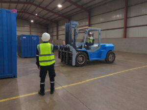 บริการตรวจสอบ ตรวจเครน ตรวจปั้นจั่น ตรวจLPG Forklift ตรวจหม้อไอน้ำ ตรวจBoiler ตรวจ Hot Oil อบรม ออกแบบ คำนวณ ออกเอกสารรับรองความปลอดภัย การตรวจสอบประจำปี  ให้เช่า ขาย ติดตั้ง ซ่อม สร้าง แก้ไข ซ่อมบำรุง  อบรมเครน ปั้นจั่นอยู่กับที่ (Stationary Crane, Overhead Crane Tower Crane) ปั้นจั่นเคลื่อนที่ (Mobile Crane) ปั้นจั่นนอกชายฝั่ง (Offshore Crane, Pedestal crane) ระบบไฮดรอลิก (Hydraulic System)  รถยก (Forklift, LPG Forklift)  หม้อไอน้ำ (Boiler) ภาชนะความดัน (Pressure Vessel) ระบบดับเพลิงประกอบอาคาร ระบบสุขาภิบาล ระบบน้ำประปา สิฟต์โดยสารหรือลิฟต์ขนส่งวัสดุ  บันไดเลื่อน(Escalator)  มอร์เตอร์ไฟฟ้า เครื่องจักรกลทุกชนิด ระบบปรับอากาศ ระบบทำความเย็น ระบบชิลเลอร์(Chiller System) ระบบทำความร้อน ระบบโซลาร์เซลล์ ปั๊มน้ำโซลาร์เซลล์ งานระบบไฟฟ้า เครื่องปั่นไฟ เครื่องจักรอุตสาหกรรมทุกชนิด ระบบสายพานลำเลียง งานวิศวกรรมเครื่องกลและระบบงานด้านวิศวกรรมไฟฟ้าต่าง ๆ ทั้งโรงงาน LPG Forklift Overhead Crane Tower Crane Pedestal crane